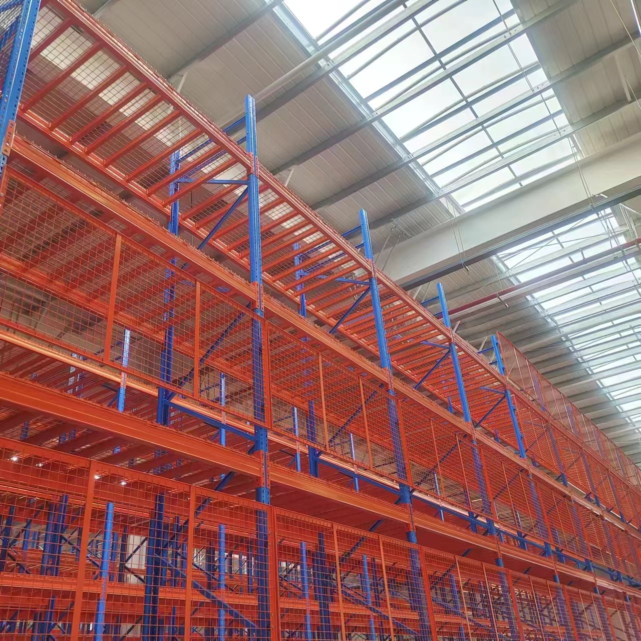 Wide view of the heavy-duty pallet racking structure