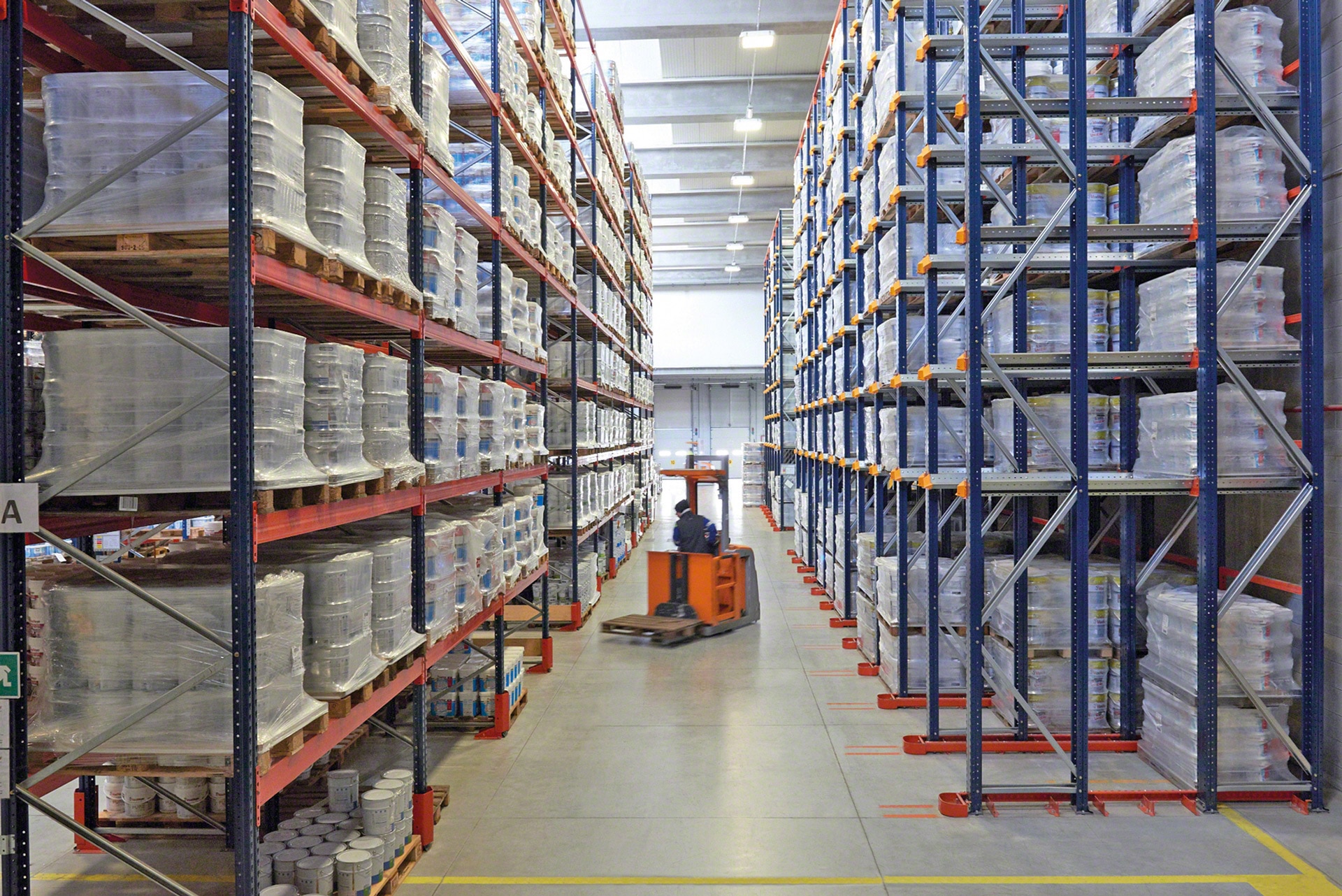 High-density drive-in racking for food and beverage pallets