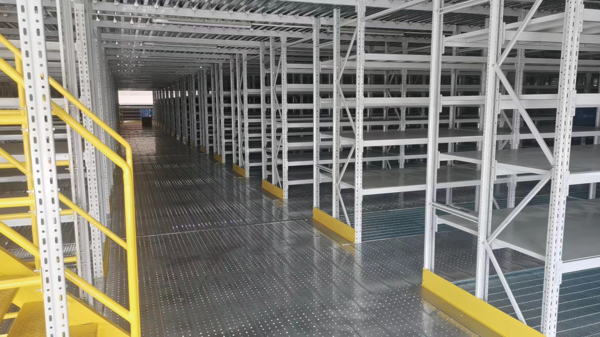 Mezzanine deck and safety railings for warehouse operations